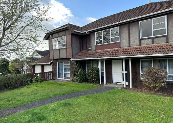  at 11 Ravenstone Place, Chatswood, North Shore City, Auckland