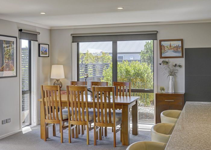  at 7 Routhan Way, Carterton, Carterton