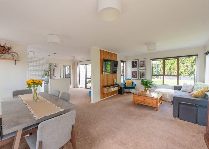  at 1/11 Wally Nola Place, Henderson, Waitakere City, Auckland