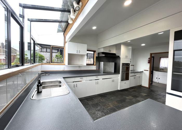  at 2/92 Verran Road, Birkdale, Auckland