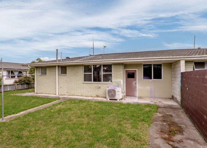  at 2/99 Briggs Road, Shirley, Christchurch City, Canterbury