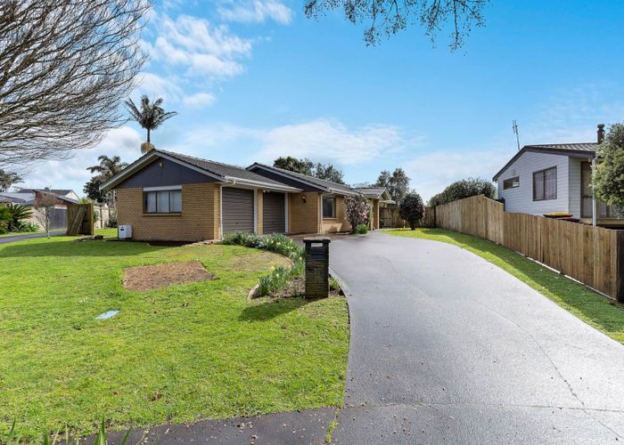  at 11 Donegan Place, Conifer Grove, Takanini