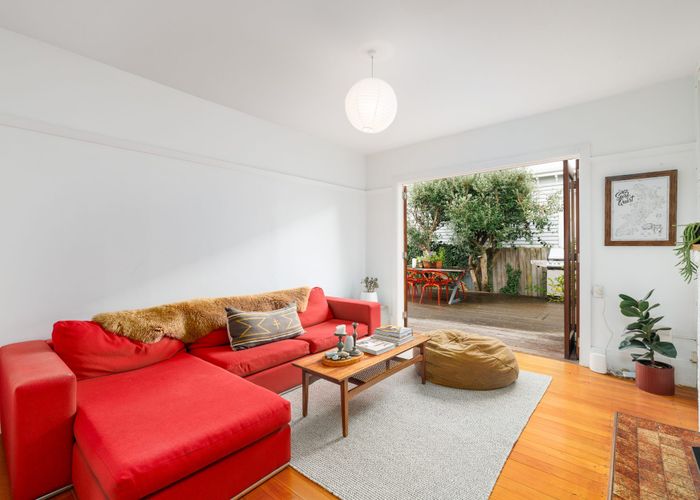  at 33 Rogers Street, Sydenham, Christchurch