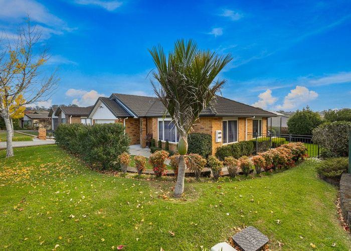  at 8 Toledo Avenue, Henderson, Waitakere City, Auckland