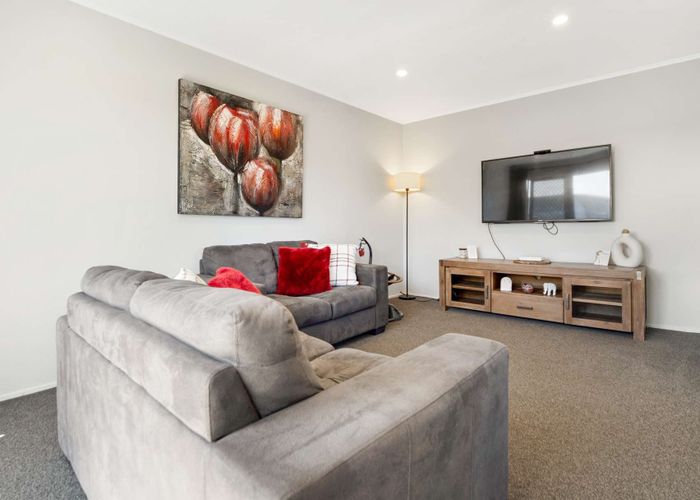  at 112a Queen Street, Waiuku, Franklin, Auckland