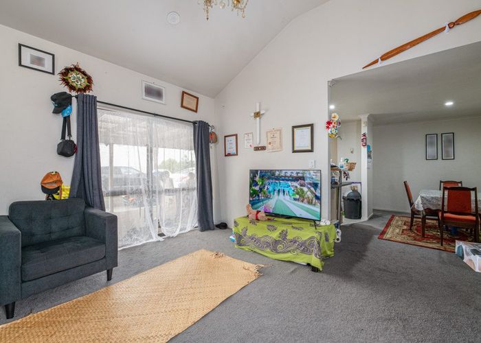  at 74 Hetherington Road, Ranui, Waitakere City, Auckland