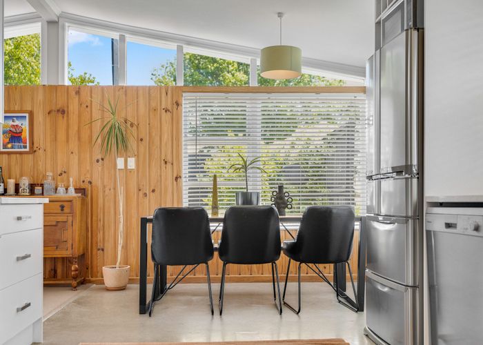  at 6 Valley View Road, Glenfield, North Shore City, Auckland