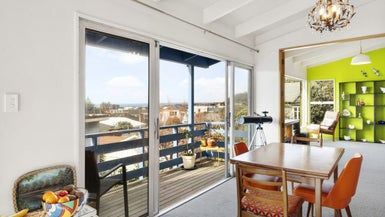  at 140A Queens Drive, Lyall Bay, Wellington