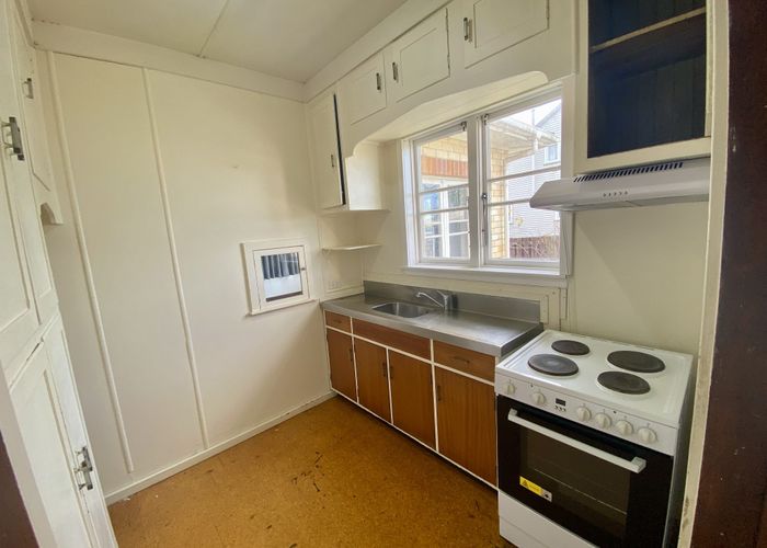  at 5 Kahikatea Drive, Melville, Hamilton