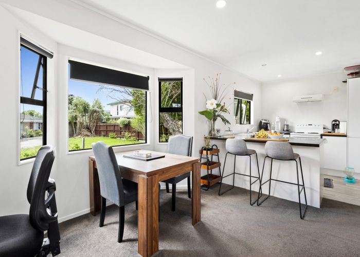  at 727a Te Atatu Rd, Te Atatu Peninsula, Waitakere City, Auckland