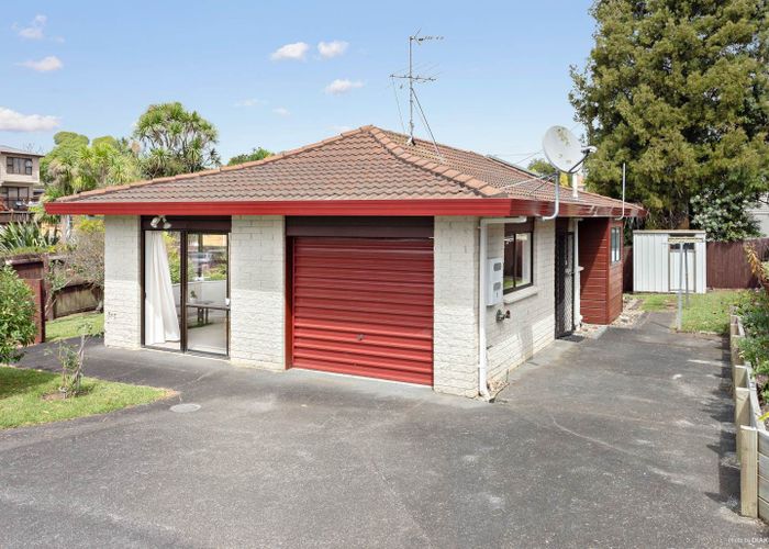  at 2/54 Nikau St, New Lynn, Waitakere City, Auckland