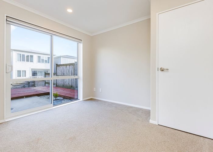  at 33 Adamson Road, Flat Bush, Manukau City, Auckland