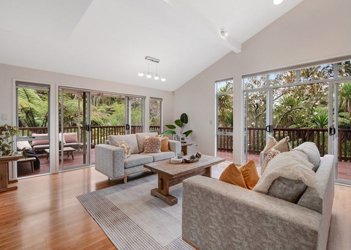  at 9 Springwater Vale, Unsworth Heights, North Shore City, Auckland