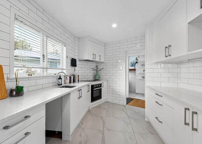  at 1/222 Beach Haven Road, Beach Haven, North Shore City, Auckland