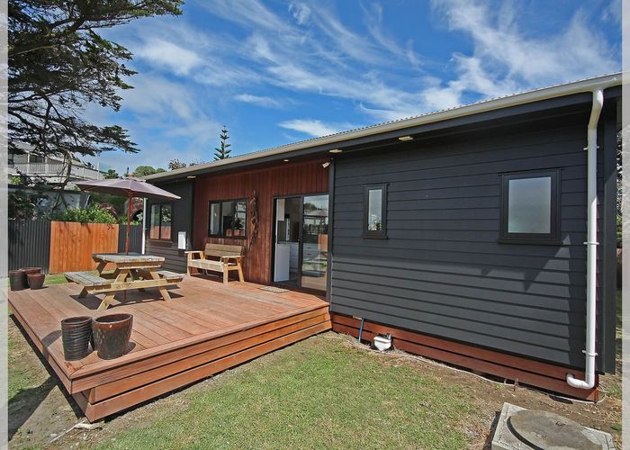  at 6 Dustin Street, Foxton Beach, Horowhenua, Manawatu / Whanganui