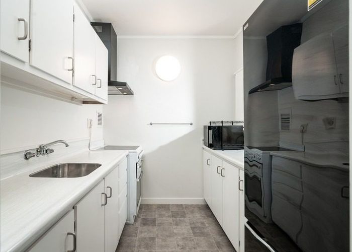  at 33/70 Hobson Court Apartments, Hobson Street, Thorndon, Wellington, Wellington