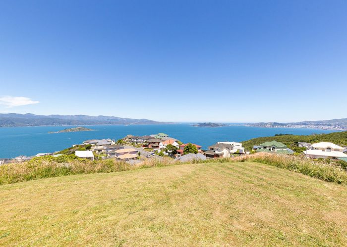  at 20 Sunhaven Drive, Newlands, Wellington