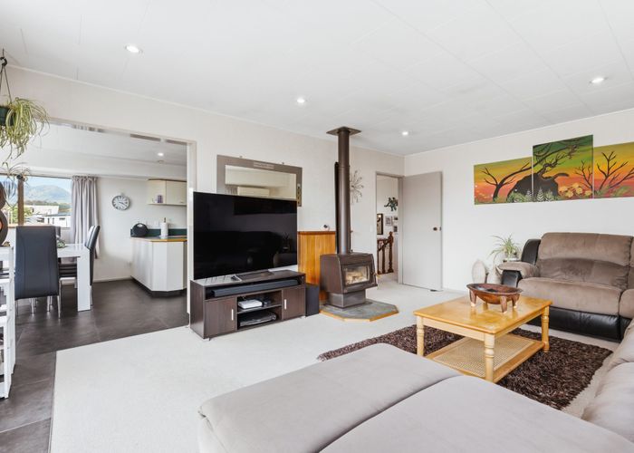  at 2 Kempton Place, Richmond Heights, Taupo, Waikato