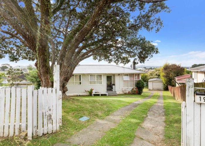  at 19 Wakelin Road, Mangere East, Auckland
