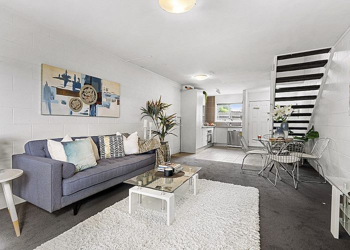  at 9/176 Panama Road, Mount Wellington, Auckland