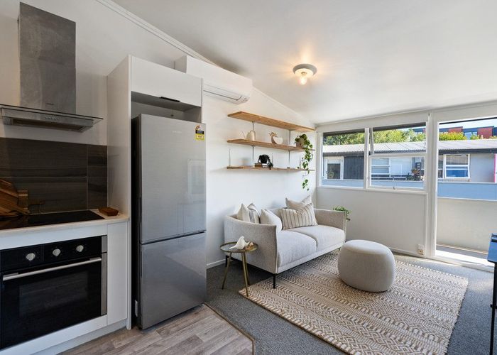  at 8/11 Don Croot Street, Morningside, Auckland City, Auckland