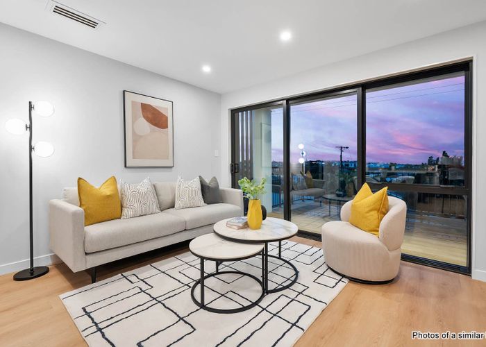  at 31 Braemar Road, Rothesay Bay, North Shore City, Auckland