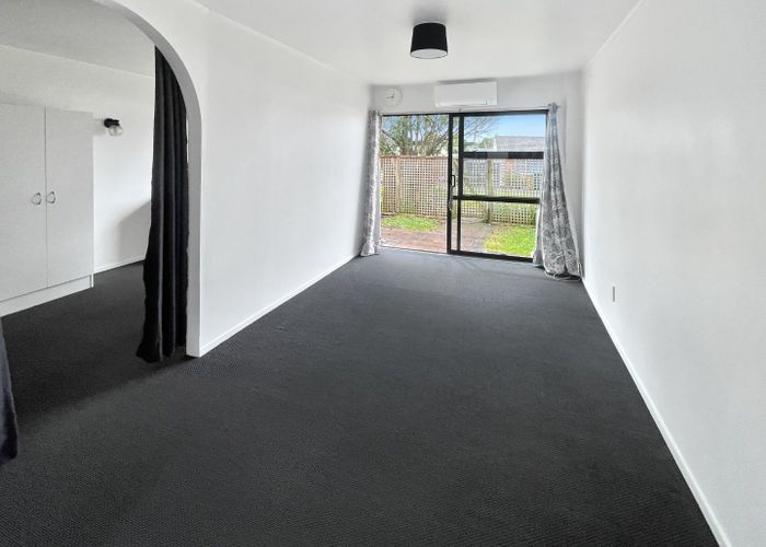  at Henderson, Waitakere City, Auckland