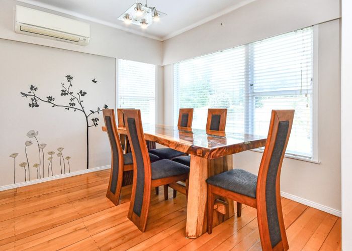  at 2 Hillcrest Grove, Hillpark, Auckland