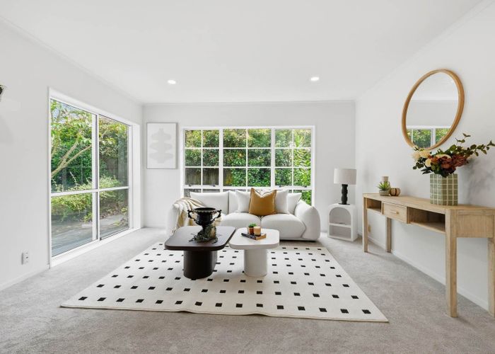  at 10 Highgate Place, Somerville, Manukau City, Auckland