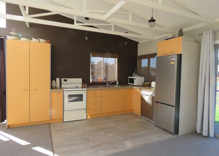  at 1 Fairwinds Place, Hihi