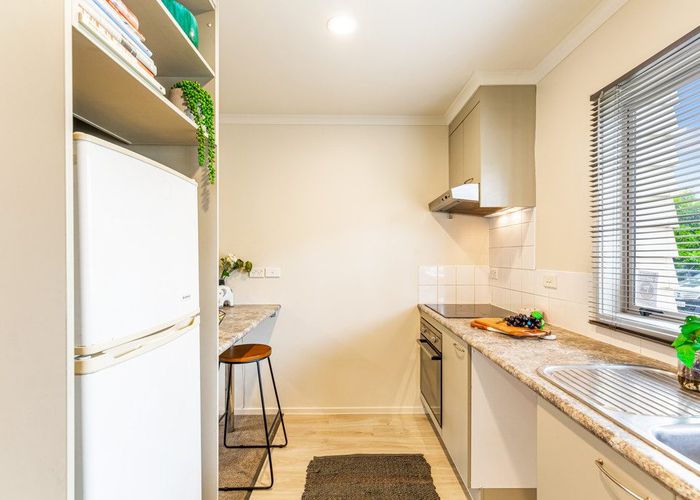  at 7/4 Keeling Road, Henderson, Auckland