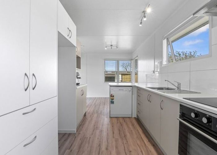  at 6 Byron Grove, Owhata, Rotorua
