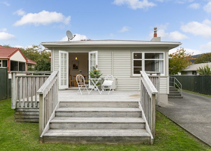  at 29 Collins Avenue, Tawa, Wellington