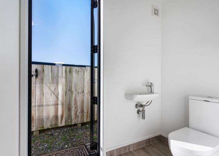  at 18 ASHLEY PLACE, Papamoa Beach, Tauranga