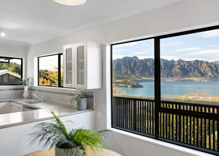  at 44 Wynyard Crescent, Fernhill, Queenstown