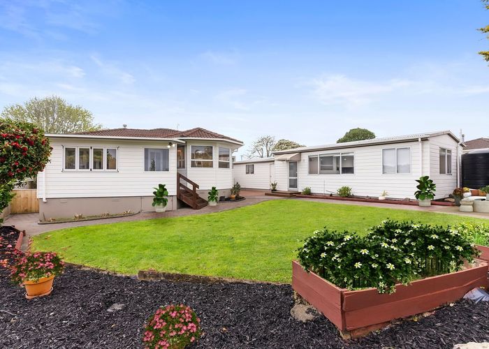  at 62 Hutchinsons Avenue, Bucklands Beach, Manukau City, Auckland