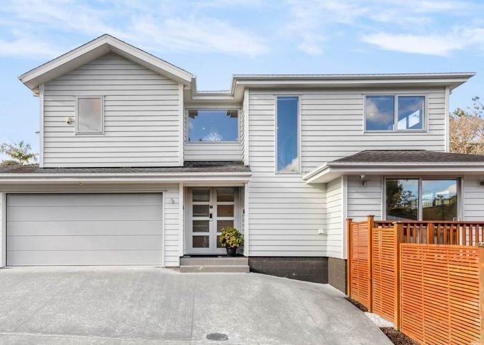  at 5 Marconi Place, New Windsor, Auckland