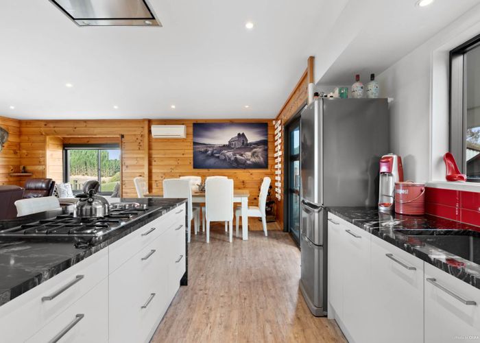  at 87 Axtens Road, Bombay