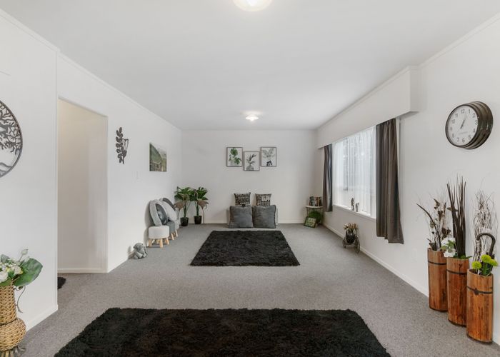  at 4/50 Te Kanawa Crescent, Henderson, Auckland