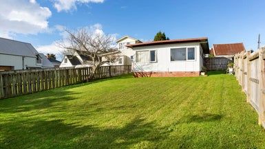  at 2/68 Birkenhead Avenue, Birkenhead, Auckland