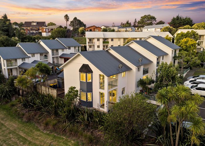  at 67 Winery Way, Henderson, Auckland
