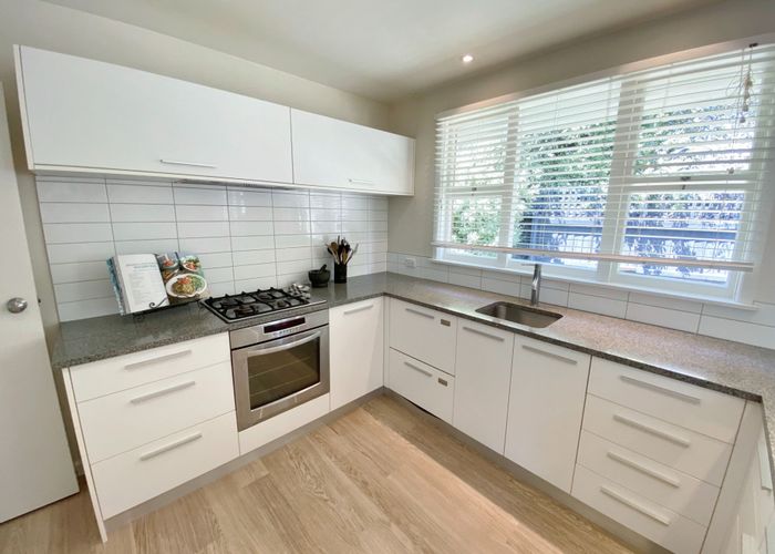  at 17 Landsdowne Tce, Cashmere, Christchurch City, Canterbury