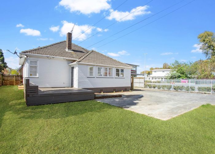  at 54 Somerset Road, Mount Roskill, Auckland