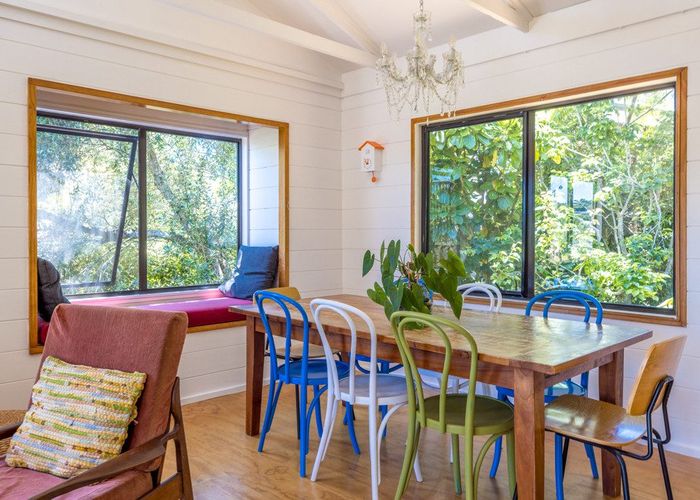  at 32 Ocean Road, Surfdale, Waiheke Island, Auckland