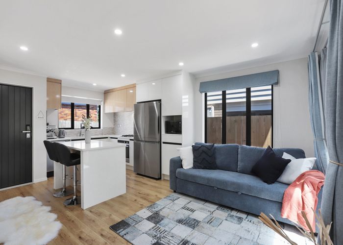  at 9B Kingdale Road, Henderson, Waitakere City, Auckland