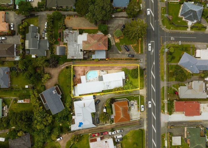  at 34 Te Atatu Road, Te Atatu South, Auckland
