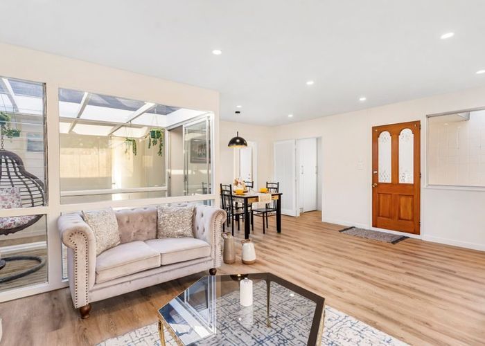  at 1/8 Wilbur Place, Sunnyhills, Manukau City, Auckland