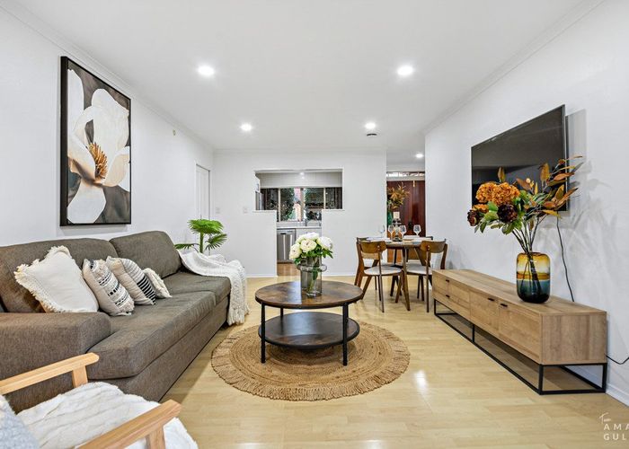  at 2 Kilmarnock Avenue, Ranui, Waitakere City, Auckland