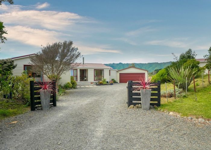  at 72 Rutherford Drive, Waikanae Beach, Waikanae