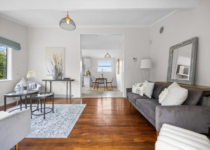  at 2/18 Mattson Road, Pakuranga, Auckland